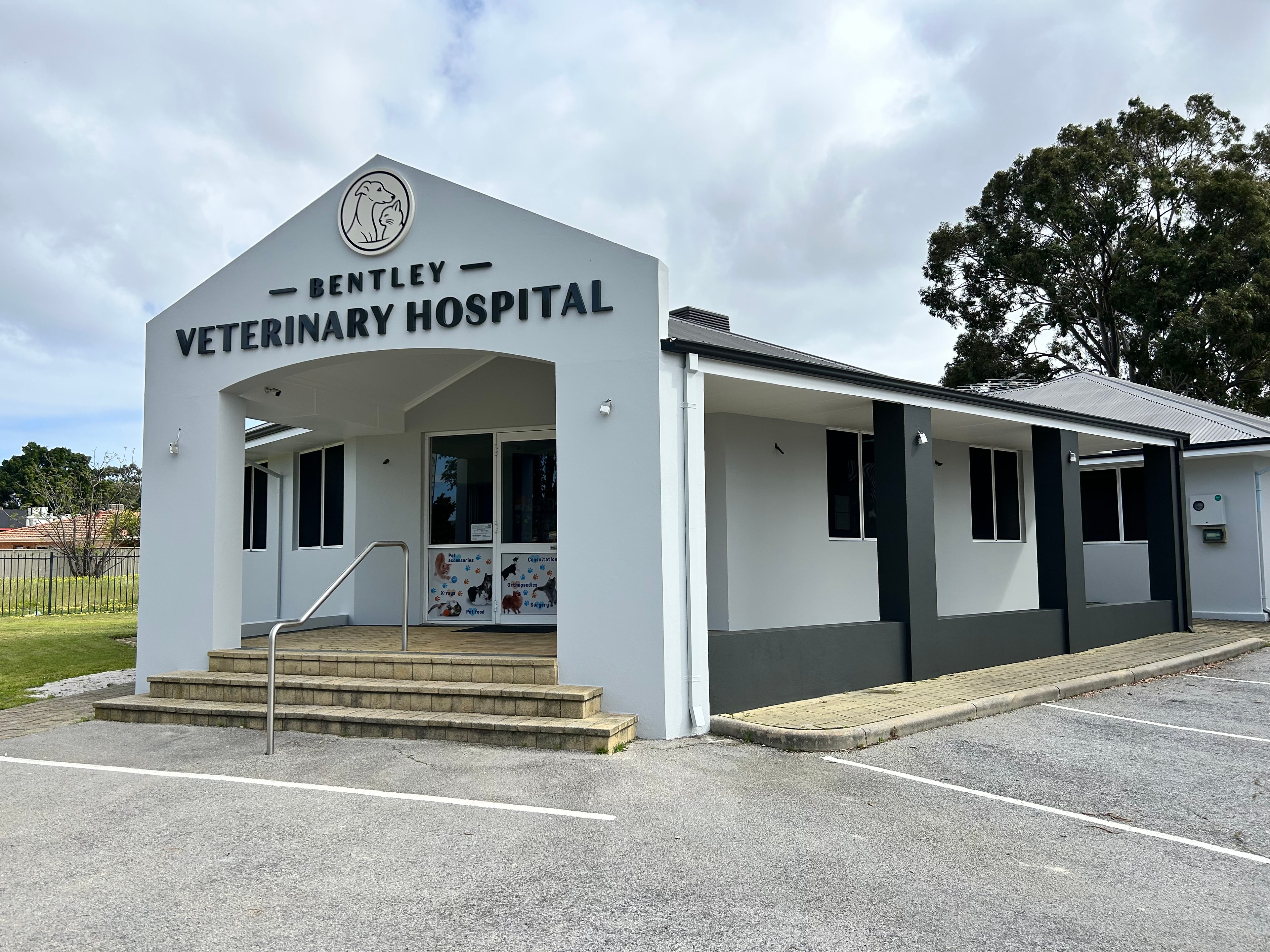 Exterior of Bentley Veterinary Hospital on Manning Road